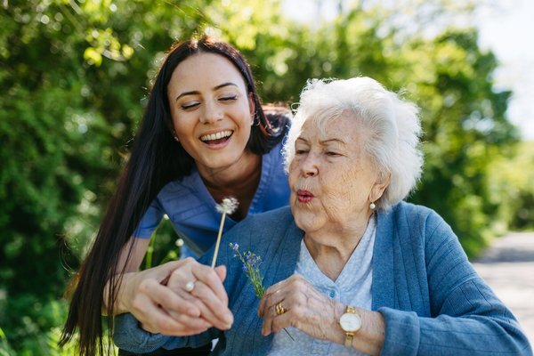 5 Signs Your Parent Needs Memory Care in Pflugerville, TX